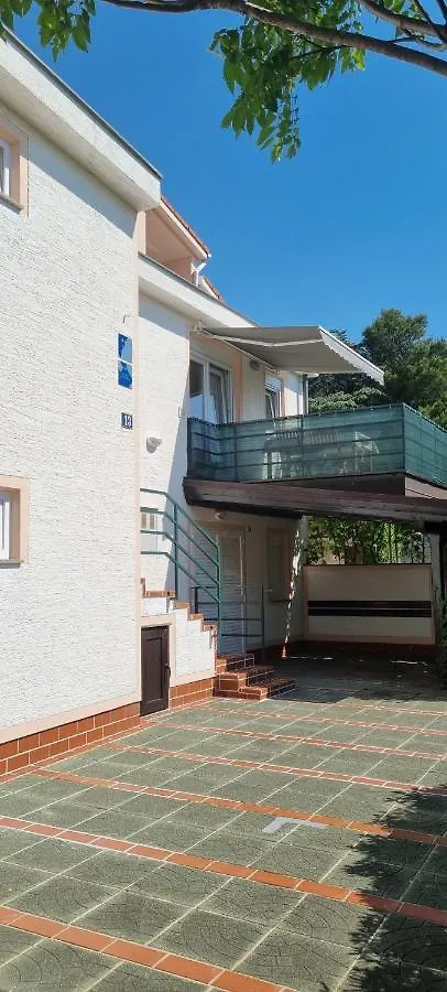 Apartmani Karla Baska  Apartment