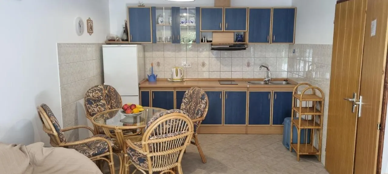 Apartment Apartmani Karla Baska  Croatia